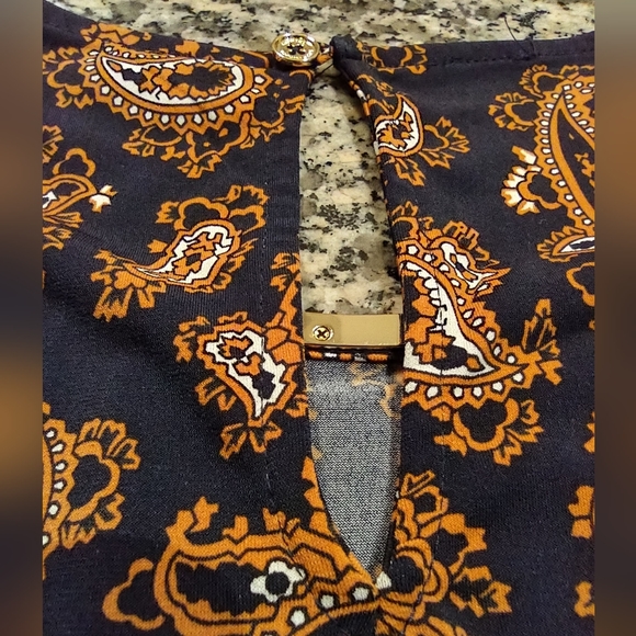 Michael Kors Paisley Sleeveless Blouse with gold details Size XL - Picture 4 of 8
